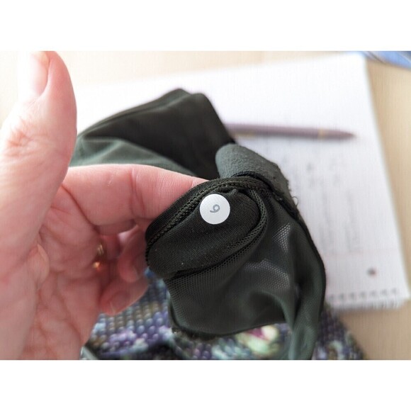 LULULEMON Amala Tank Top‎ Womens Size 6 Green Sleeveless Floral Racerback Shirt - Picture 8 of 8